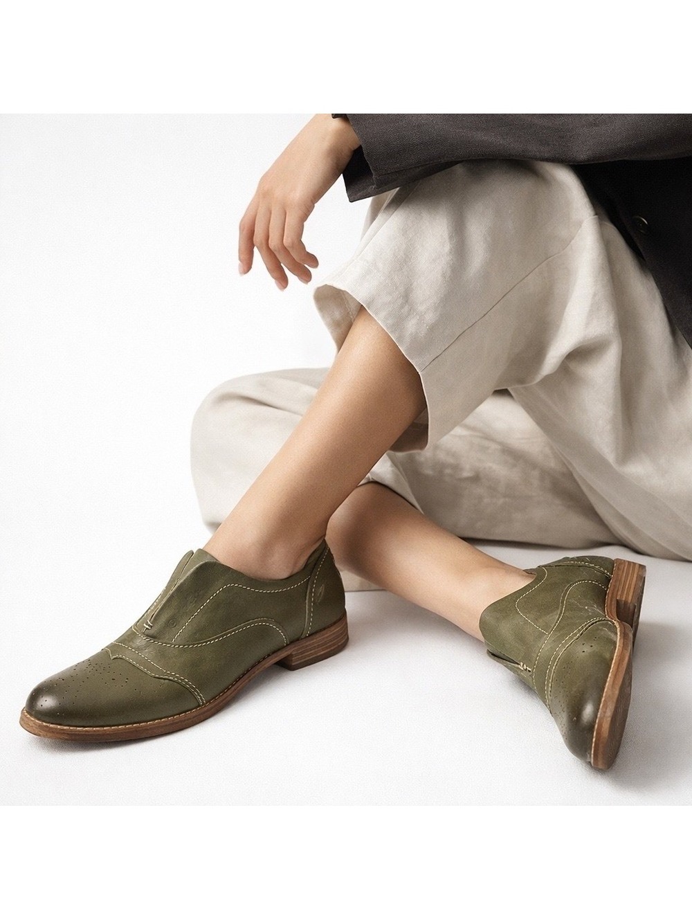 Blackstone Olive Green Leather Brogue Oxford Flats Shoes Women Size 38 (US 7.5)